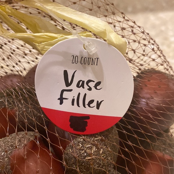 Target Bullseye Acorn vase filler. - Picture 2 of 3